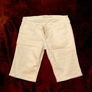 White 3/4 denim shorts size 12, Old Navy. New without tags. Never worn
